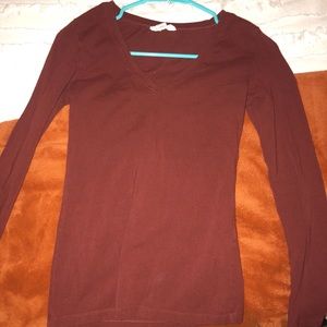 V neck maroon long sleeve t shirt